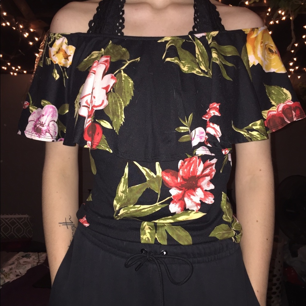 Flowery Off the shoulder Top